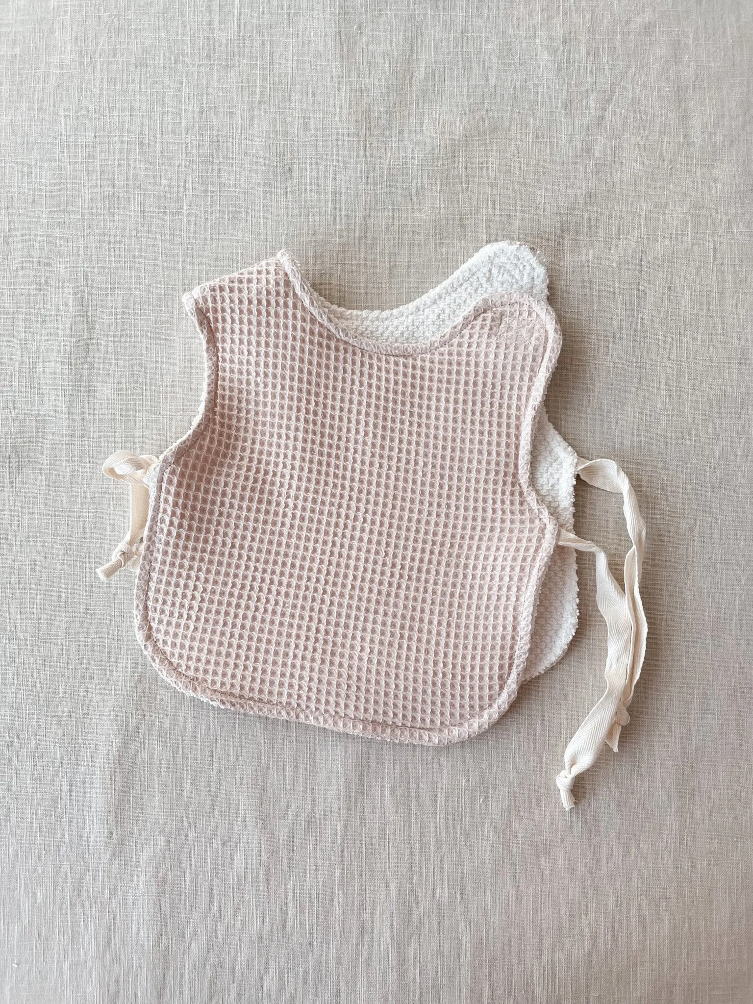 Baby & toddler bib / beige