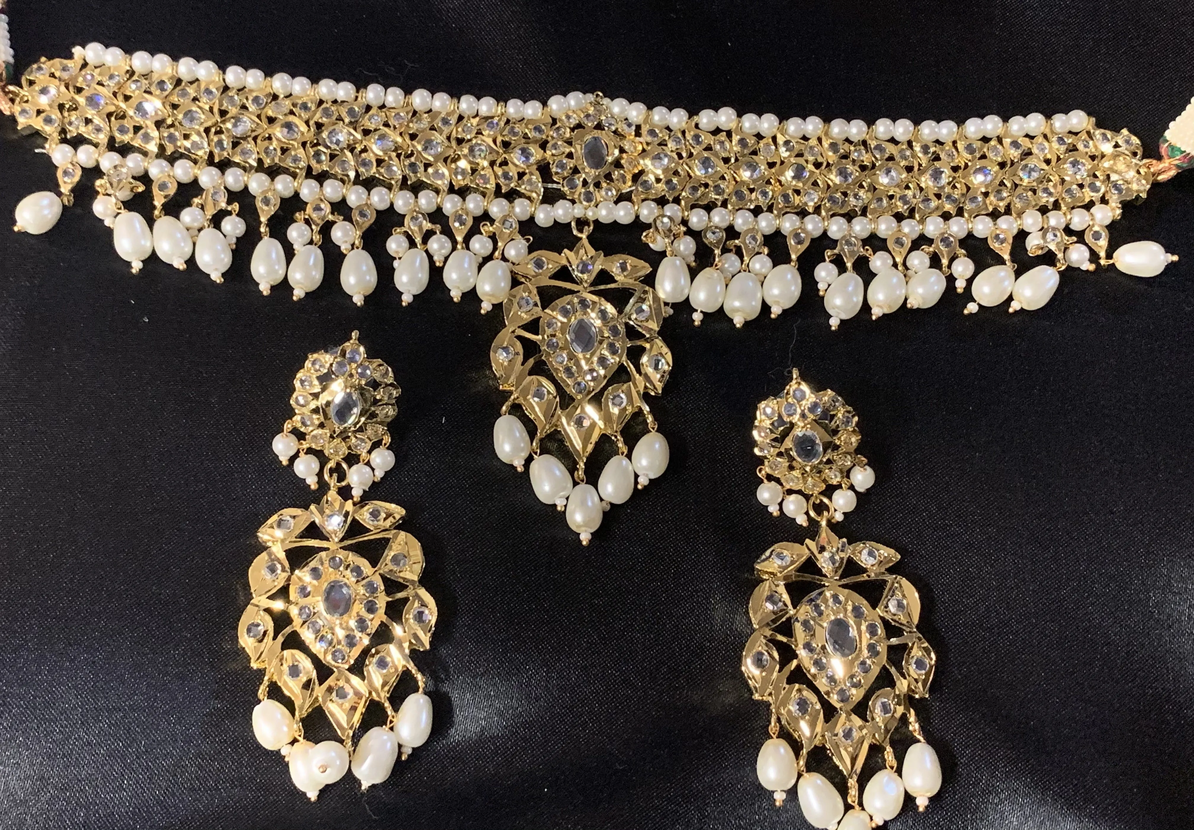 C6 Sahaj choker set in pearls ( READY TO SHIP)