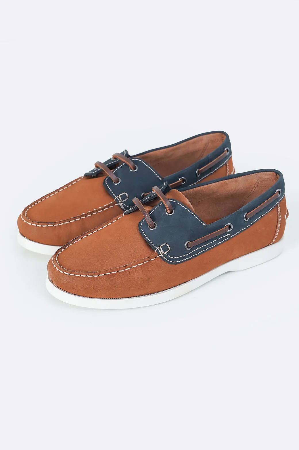 CONTRAST LEATHER BOAT SHOES