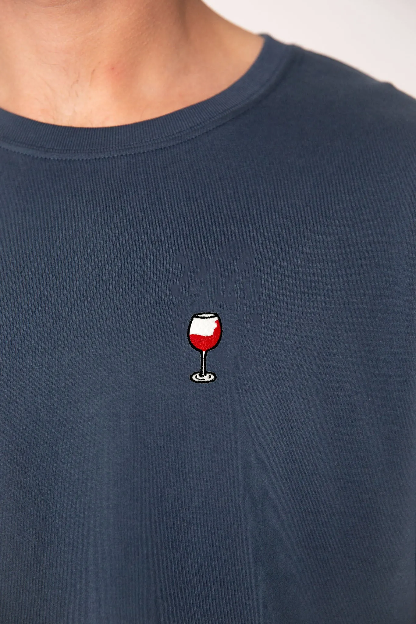 Glaserl Rotwein | Besticktes Männer Bio Baumwoll T-Shirt