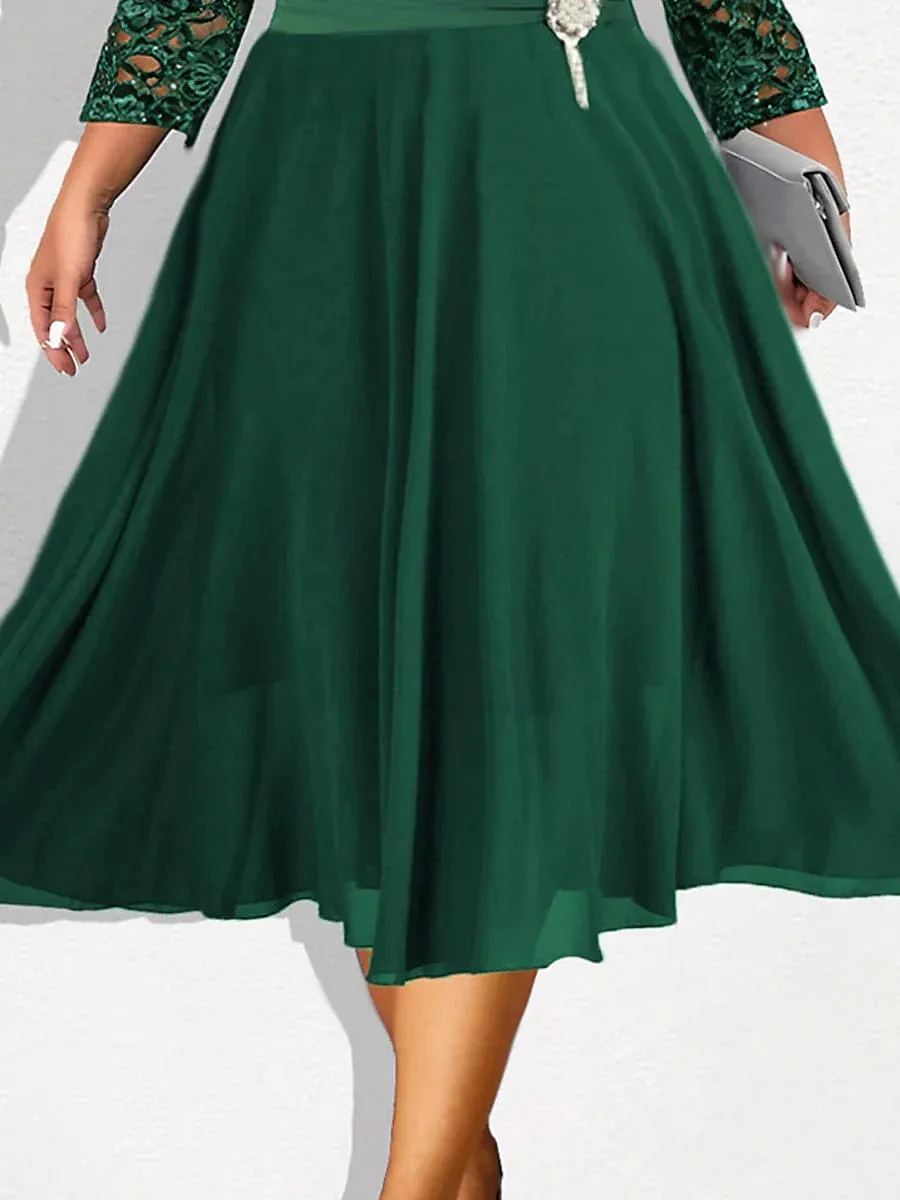 Green Lace Party Dress for Plus Size Women with 3/4 Sleeves and V-Neck