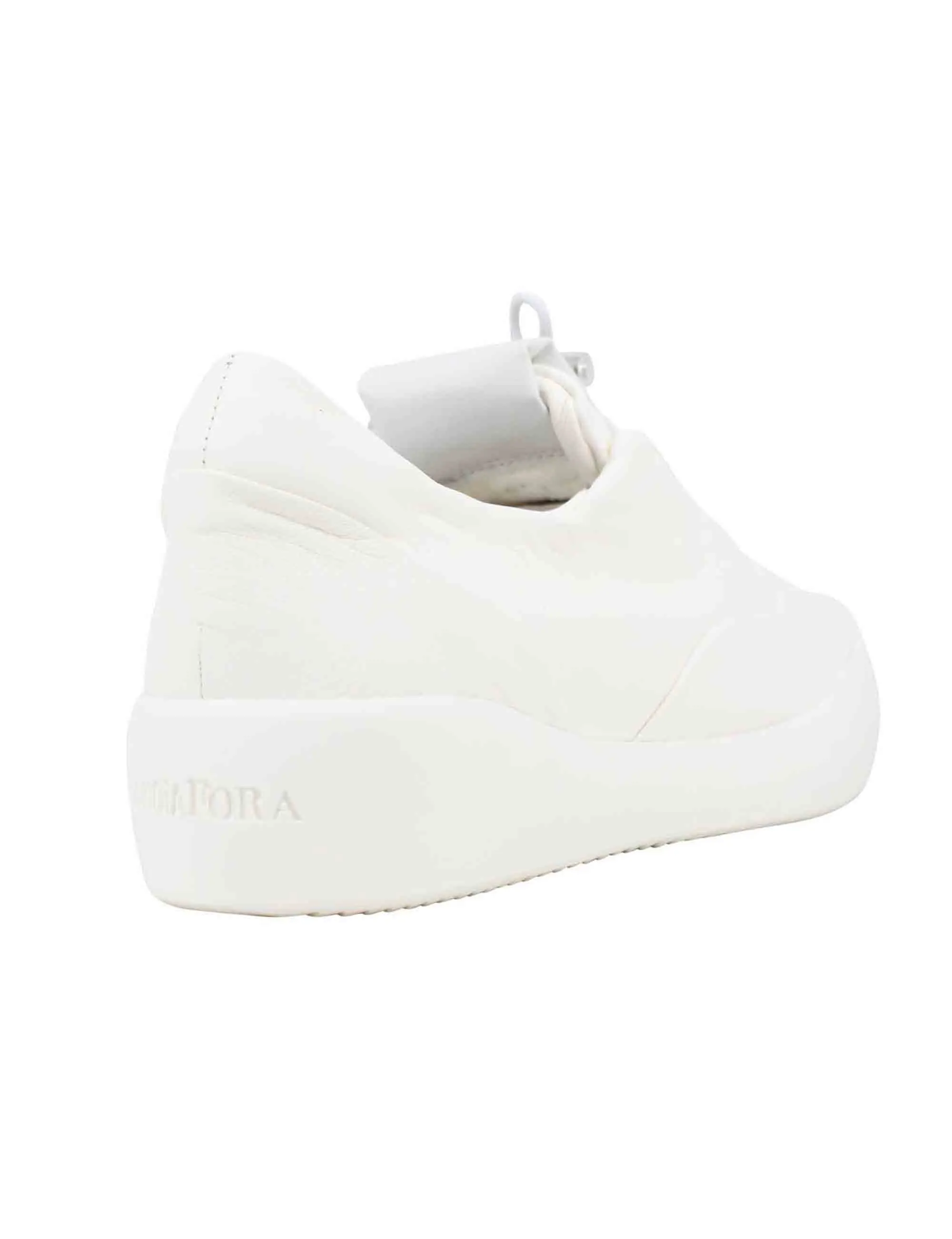 Sneakers donna in pelle off white con suola in gomma leggera